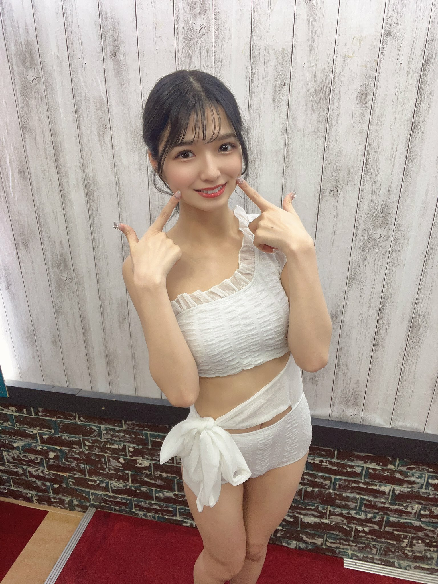 一笑百媚生！甜心美少女《倉本蓳》(倉本すみれ)AV出道被譽為:女主級的可愛
