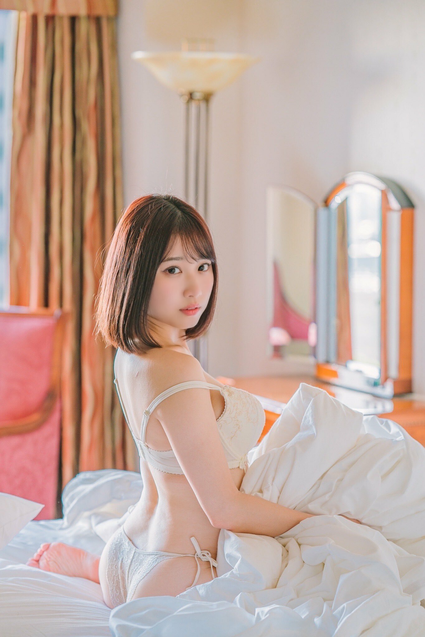 什麼 ! 出道兩週年的童顏巨乳【安達夕莉】宣布即將引退?