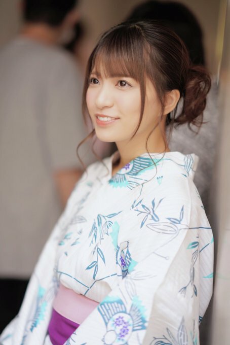 身材好、臉蛋佳還有演藝資歷…E奶小麥膚色【根尾朱里】SEX小隻馬