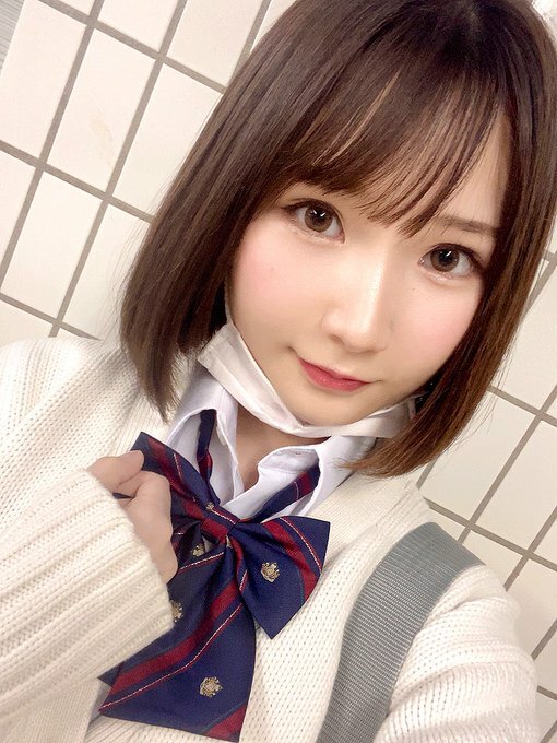 嬌小美少女《由良加奈》自彈自唱好色女