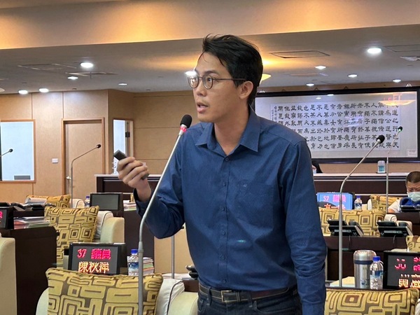 行刑式砍樹爭議不斷 議員李宗霖要求工務局應提升修樹水準