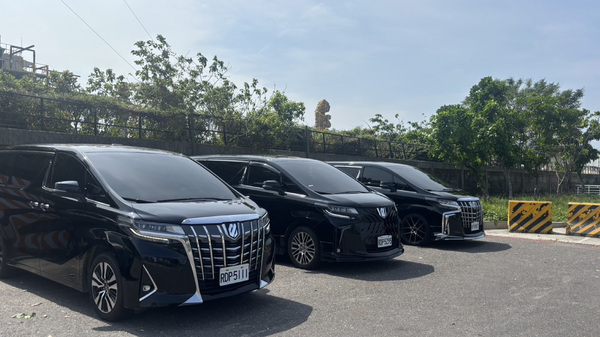 企業創辦人 × Alphard商務包車