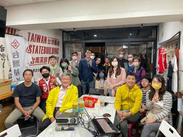 向市民報告　室內場