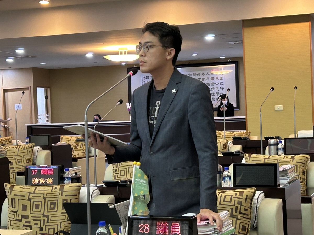 市議員李宗霖要求經發局妥善規劃東區招商案 切勿別浪費精華地段