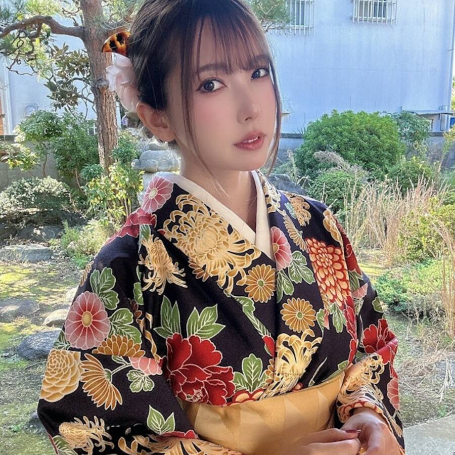 暗黑林志玲之稱，知名女優之一  《波多野結衣》