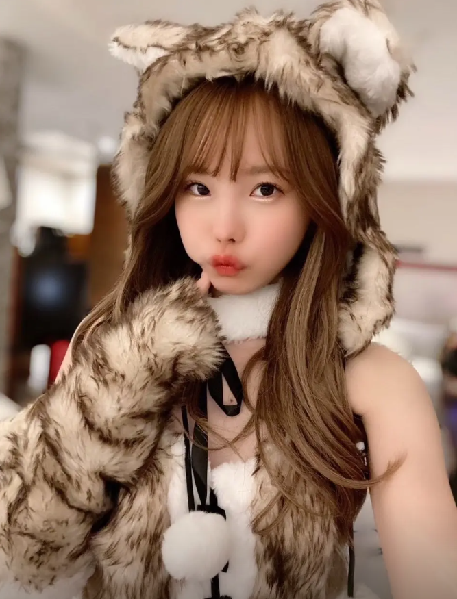 A cup貧乳但很色氣的蘿莉之神《松本一香》