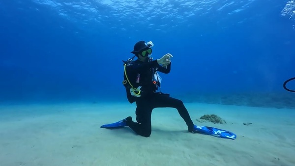 教學示範  OW CESA 開放水域課程 水平示範 有控制緊急上升技巧示範 步驟 PADI系統