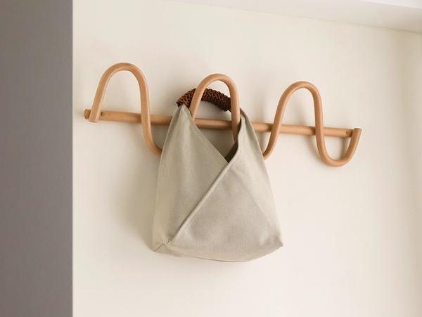 浪衣架 Wave Coat Rack