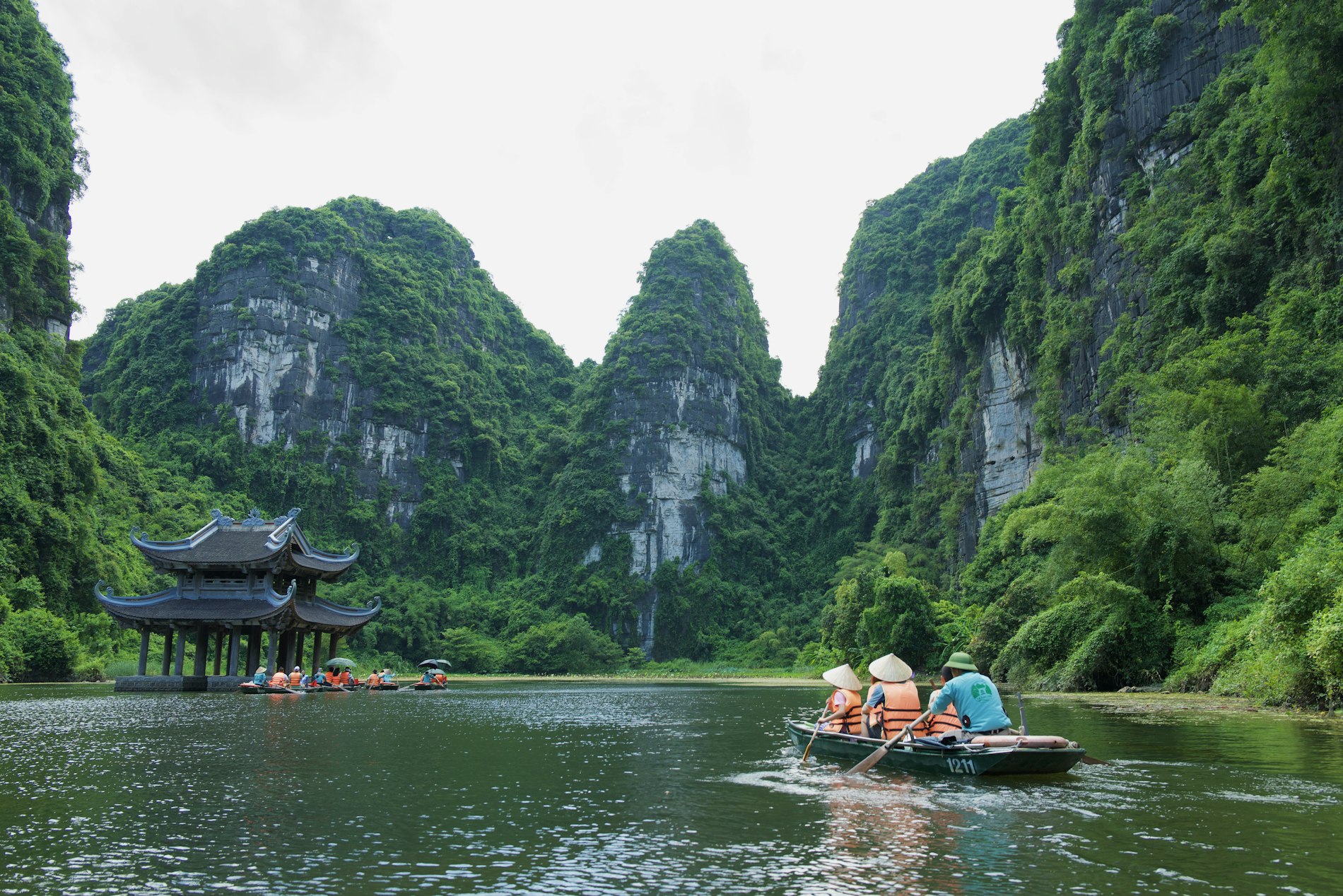 寧平陸龍灣竹筏船