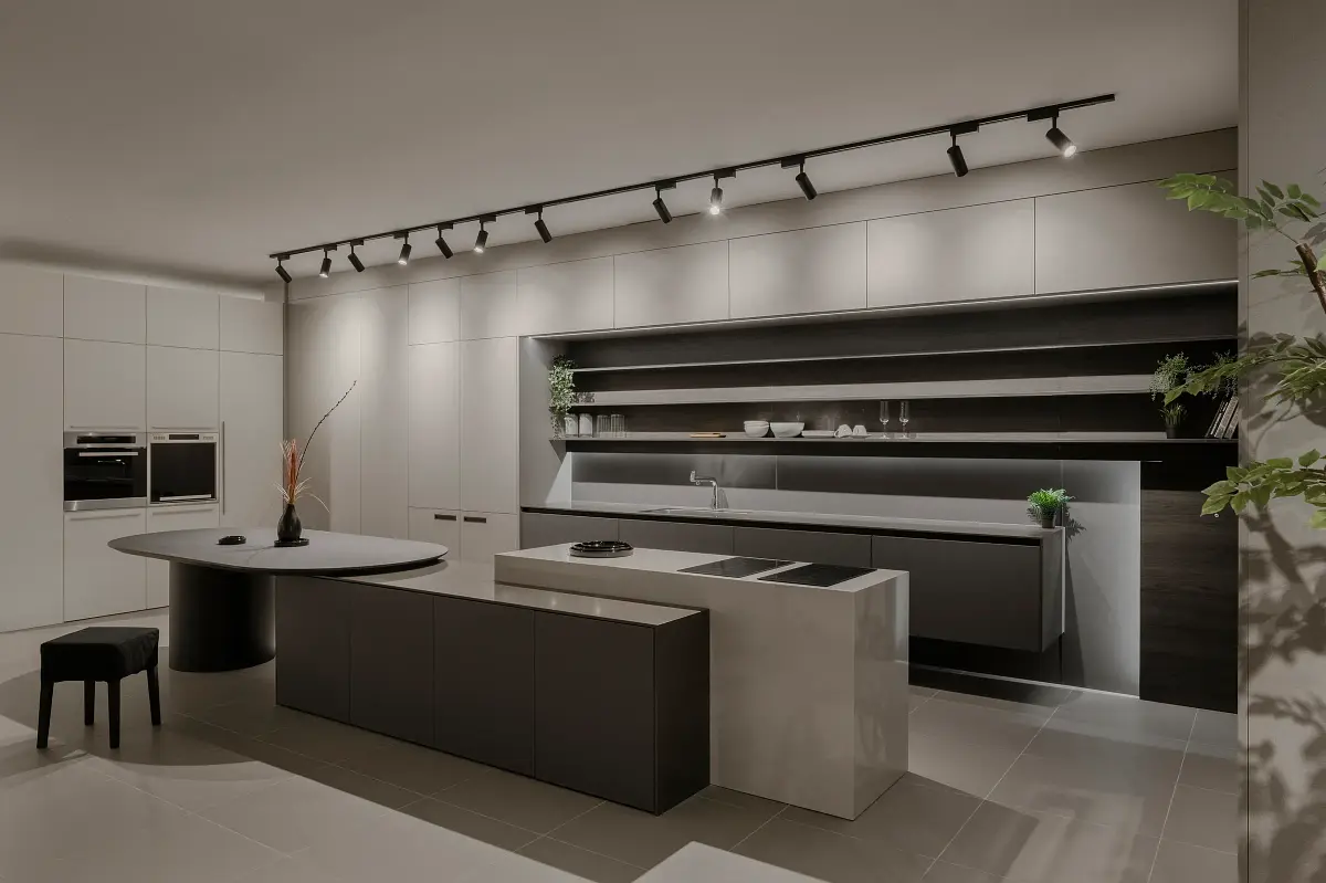 蕃茄廚具展示間：靜灰餐廚