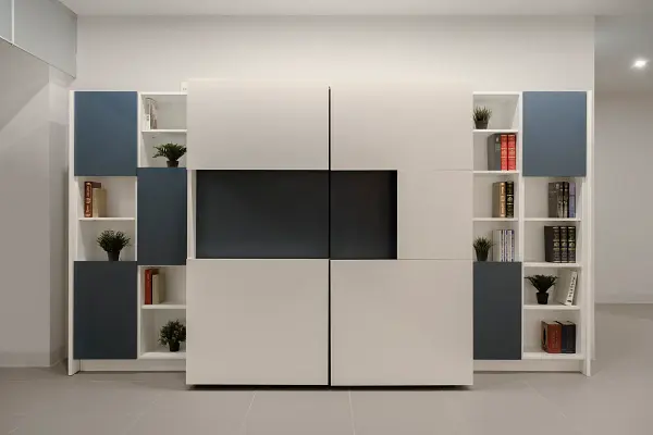 蕃茄廚具展示間：隱藏式生活櫃